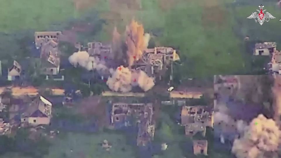 Минобороны России: Артиллеристы группировки войск «Восток», применив высокоточные боеприпасы «Краснополь», уничтожили пункты дислокации противника в Днепропетровской области