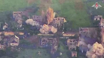 Минобороны России: Артиллеристы группировки войск «Восток», применив высокоточные боеприпасы «Краснополь», уничтожили пункты дислокации противника в Днепропетровской области