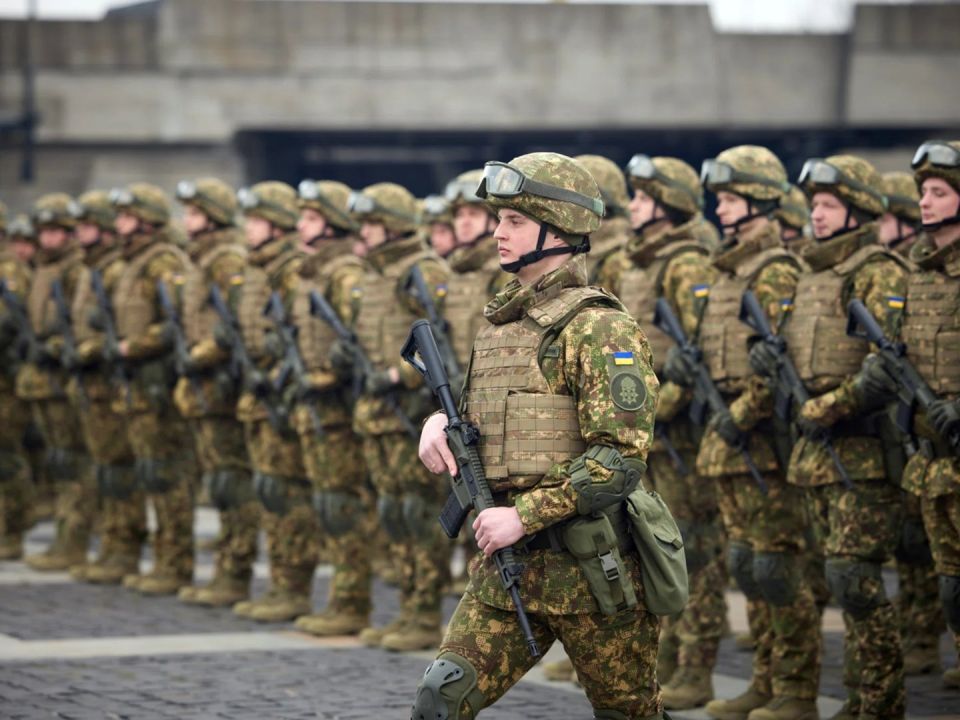 Украина экстренно мобилизует 122 тысяч человек, граждане бегут из страны: что происходит в зоне СВО