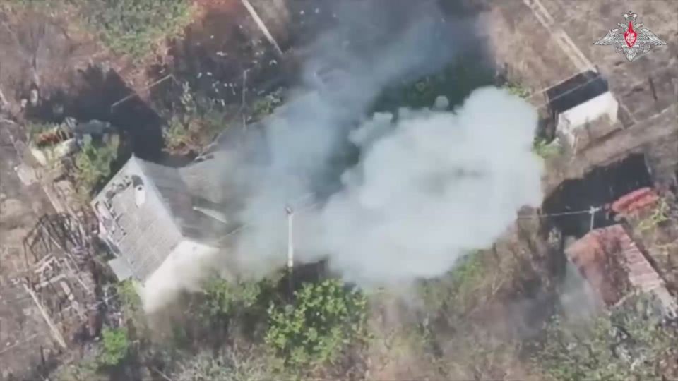 Минобороны России: Наши дроноводы настигают противника в любом укрытии