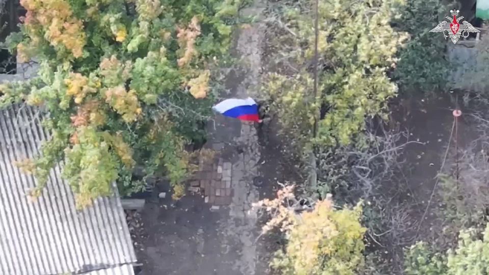 Минобороны России: В результате слаженной работы операторов БПЛА и артиллерийских расчетов штурмовые подразделения 36-й отдельной гвардейской мотострелковой бригады 29-й гвардейской общевойсковой армии группировки войск...