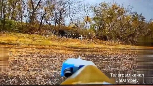 Чингис Дамбиев: Дроноводы 5 отдельной гвардейской танковой бригады группировки "Восток" ВС РФ из Бурятии уничтожили на Южно-Днепропетровском направлении украинскую 155-мм гаубицу M114 американского производства времен...