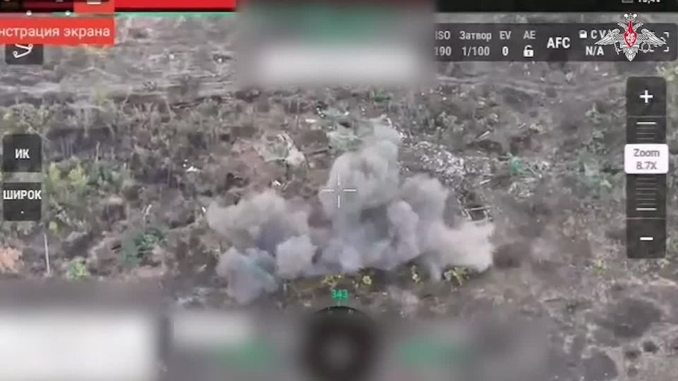 Минобороны России: Экипажи танков Т-72Б3М 5-й гвардейской общевойсковой армии группировки войск «Восток» уничтожили замаскированные позиции и укрывшуюся в них живую силу подразделений ВСУ в Днепропетровской области