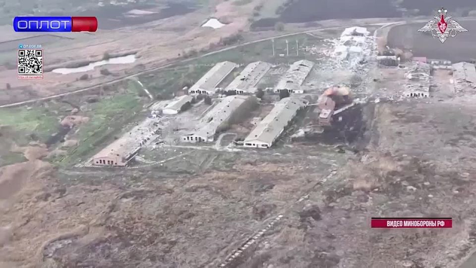 Наша армия продолжает продвигаться вглубь обороны противника