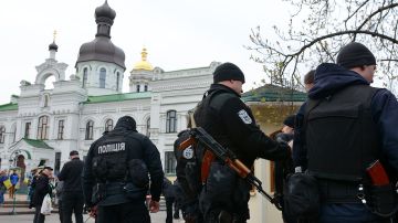 Украина рушит церкви, чтоб не напоминали о Руси: храмы захватывают боевики, а на священников заводят уголовные дела