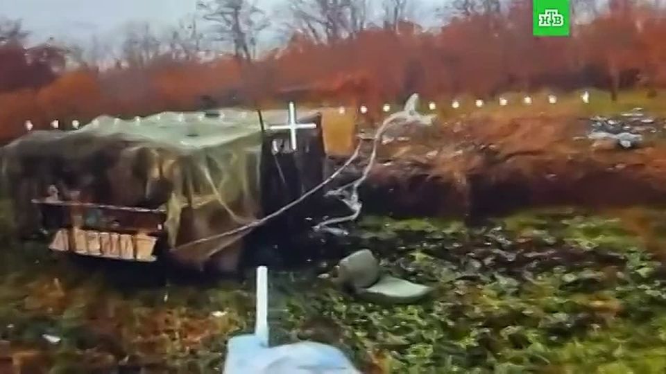 Российские военные сорвали попытку контратаки бойцов ВСУ в Днепропетровской области — наши дроноводы направили туда ударные беспилотники и точными ударами уничтожили бронемашины «Козак» и Humvee вместе с вэсэушниками