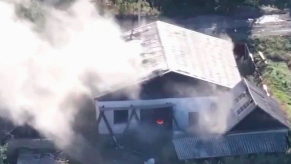 Расчеты беспилотников «Молния» громят блиндажи и пункты управления ВСУ на Красноармейском направлении