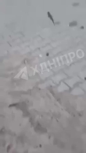 Кадры масштабного пожара после вчерашнего прилета — на предприятии в Павлограде Днепропетровской области