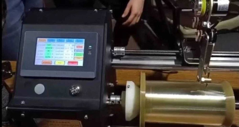 Благодаря нашим подписчикам оплатили вот этот станок для намотки оптоволокна по заявке от дроноводов 36 гвардейской общевойсковой армии группировки "Восток" ВС РФ на Южно-Днепропетровское направление