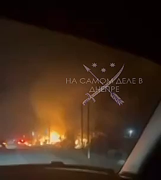 Вероятно, последствия ночного прилёта по скоплению солдат ВСУ рядом с магазином в Николаевке Днепропетровской области