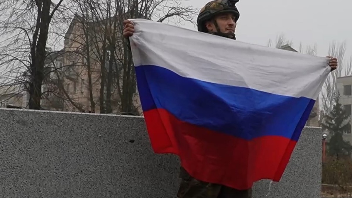 Бабушки едут на велосипедах, а рядом идет бой: Штурмовики раскрыли подробности освобождения Красноармейска