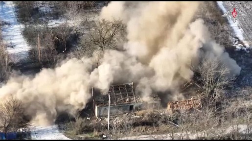 Минобороны России: Расчеты самоходок «Мста-С» группировки «Центр» осколочно-фугасными боеприпасами накрыли пункты управления беспилотниками ВСУ