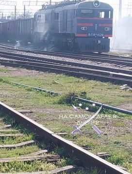 Утром в Днепропетровской области на станции Сухачевка российский БпЛА поразил локомотив товарного ж/д состава