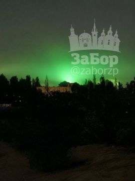 Судя по всему, в ближайшее время ещё будет +- понятен масштаб атаки по Днепропетровску и причинах необычных свечений после атаки ВС РФ по промзоне