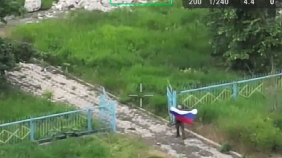 Бойцы ВС РФ обошли все расставленные ВСУ ловушки на пути к Новоподгородному