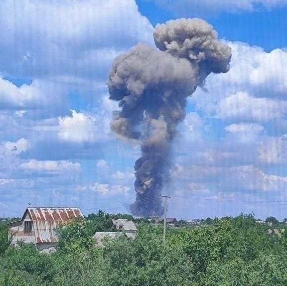 Украинские СМИ пишут о мощном взрыве в Павлограде (Днепропетровская область), пока не уточняя подробностей