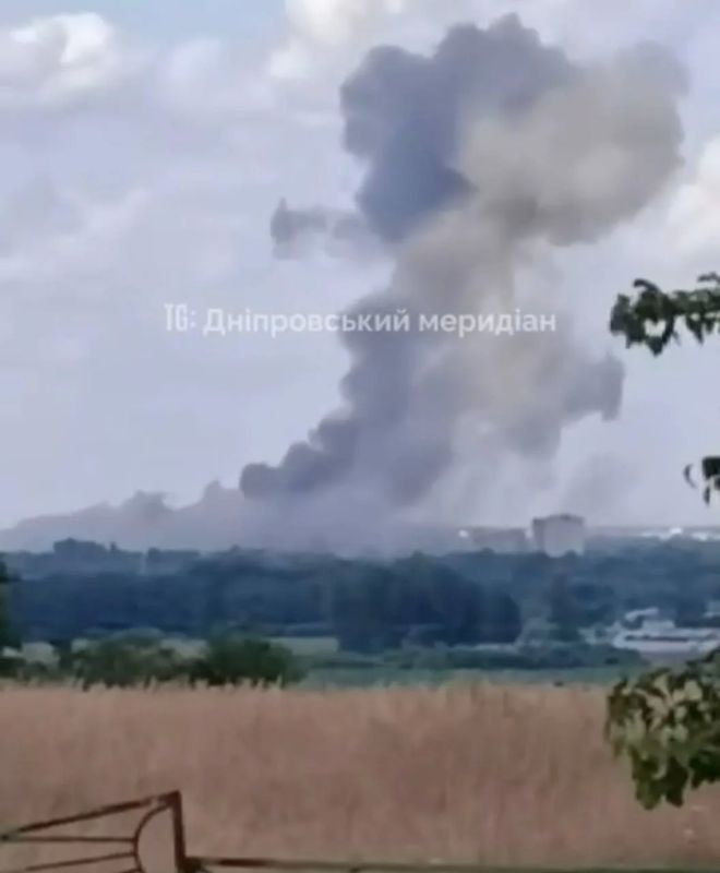 ВС РФ поразили склад боеприпасов в Днепропетровской области — он был скрыт на территории бывшего конезавода