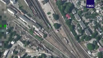 ВС РФ нанесли удары по железнодорожным локомотивам на станциях в Днепропетровской области, сообщили в МО РФ