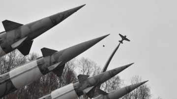 ВС РФ нанесли удары по ж/д локомотивам на станциях в Днепропетровской области