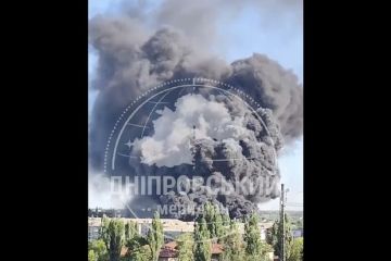 В Павлограде Днепропетровской области начался пожар после мощного взрыва