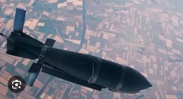 ВКС России начали активнее использовать управляемые авиабомбы большой дальности, считает западный военный эксперт Клемент Молин