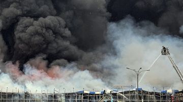 В Киеве горят складские помещения после объявленной воздушной атаки