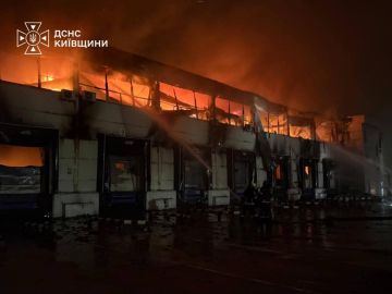 Ночью в ряде регионов Украины была объявлена воздушная тревога, сообщалось о взрывах в Киевской, Харьковской, Полтавской, Одесской, Николаевской, Сумской и Днепропетровской областях