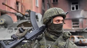 Автомат спас бойца ВС России от летящего осколка во время минометного обстрела