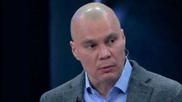 Андрей Медведев: Газета Financial Times разгоняет историю про ужасные потери экономические Украины